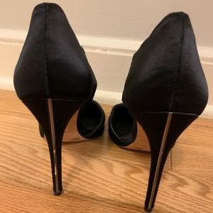BCBG Maxazria Black Point Toe Heels 4”